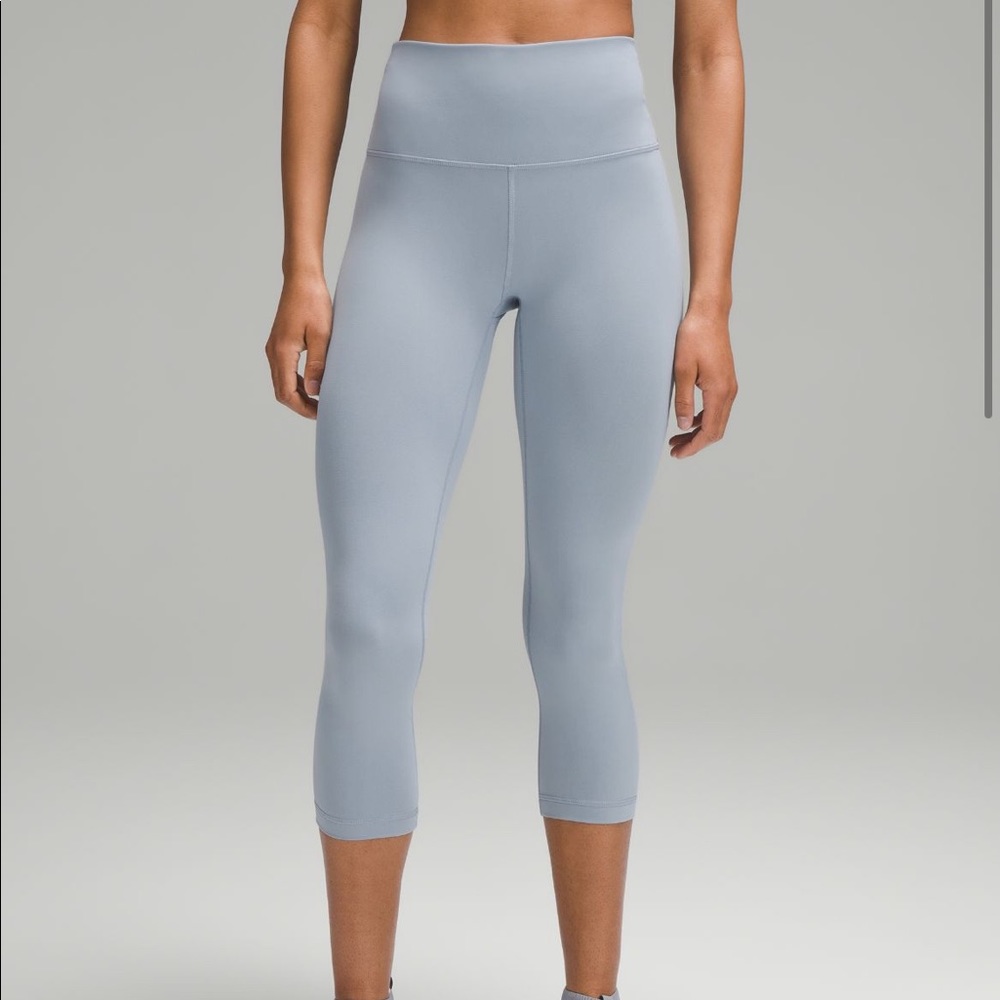 Wonder Under Train high rise capri pants